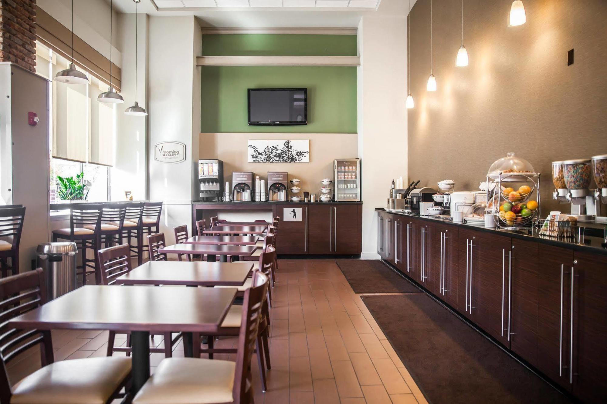 Sleep Inn & Suites Downtown Inner Harbor Baltimore Bagian luar foto